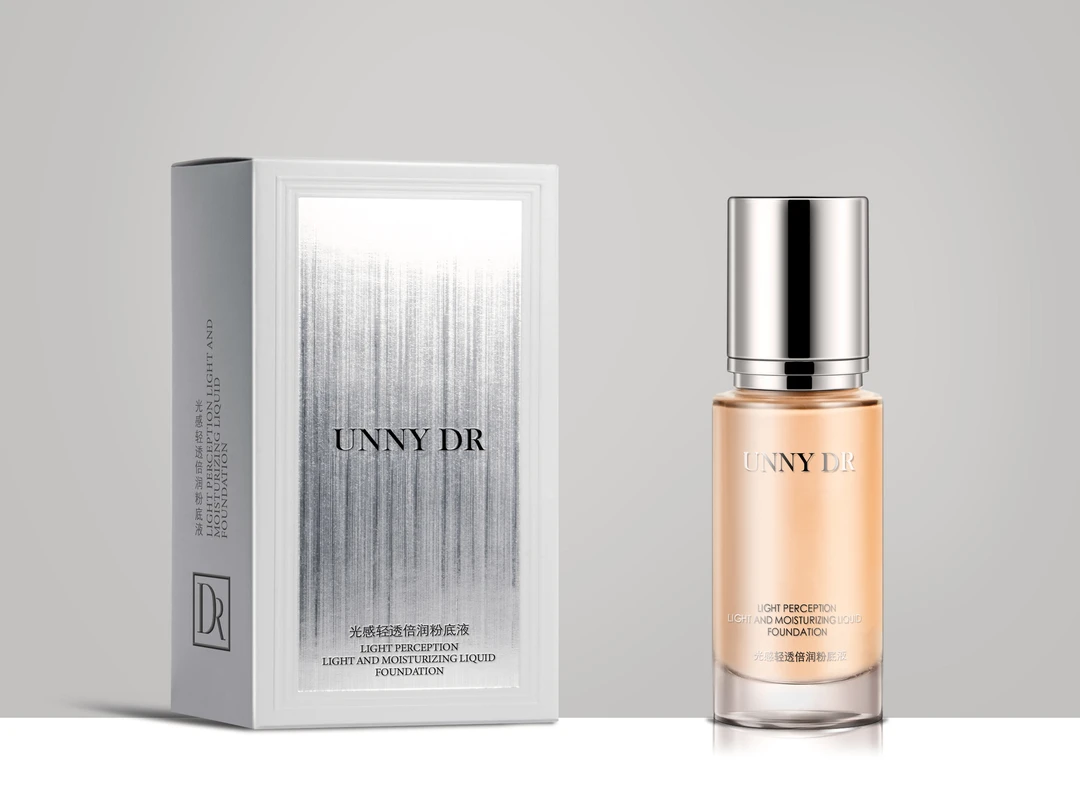 光感轻透倍润保湿遮瑕不假白透亮粉底液