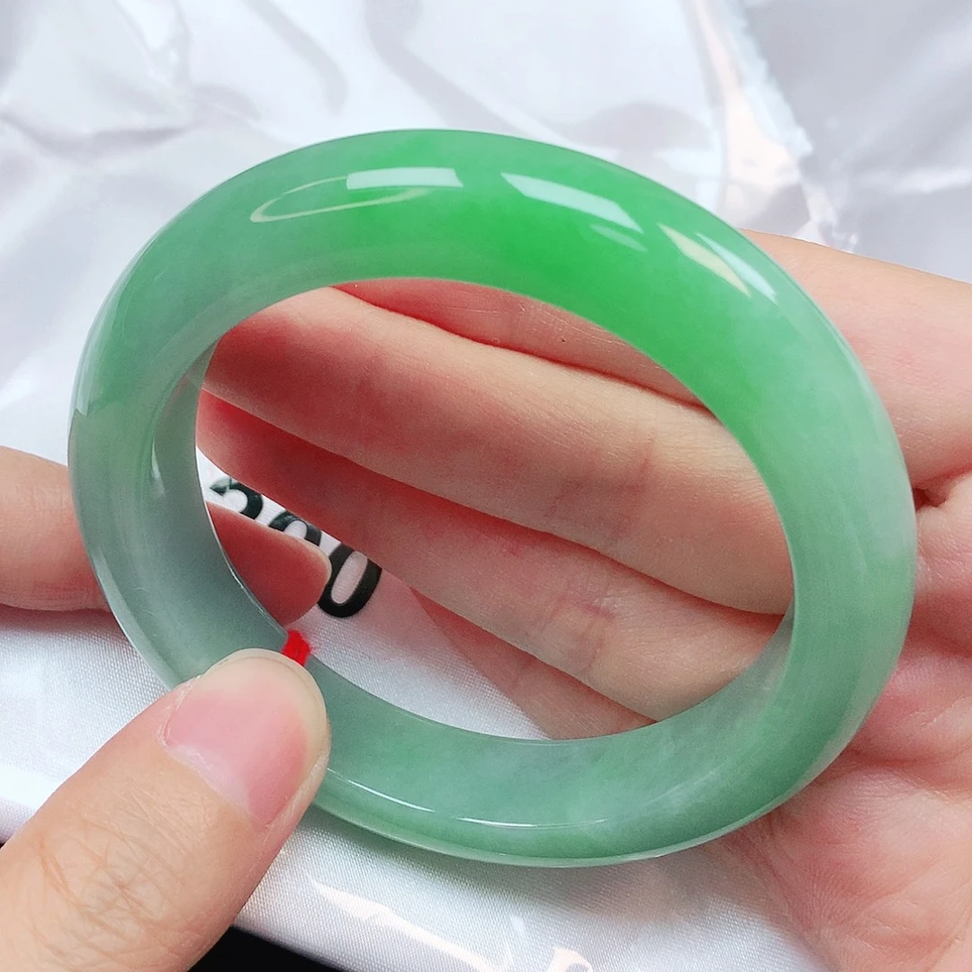 翡翠未镶嵌手镯抖音200