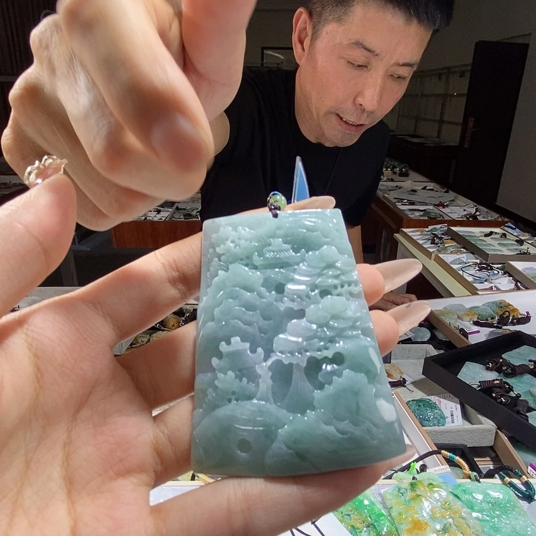 翡翠未镶嵌颈饰翡翠