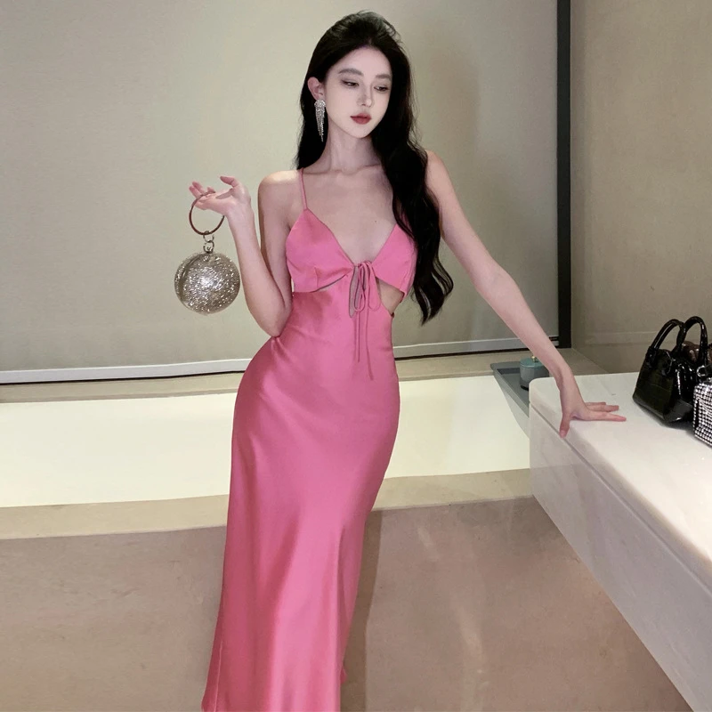 法式浪漫粉色镂空醋酸缎面吊带连衣裙女夏季度假风鱼尾裙子轻礼服