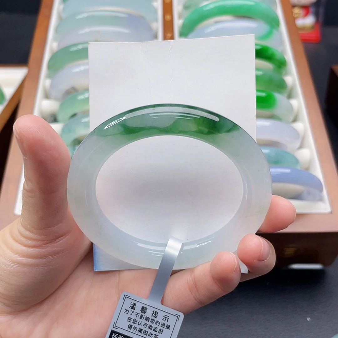 翡翠未镶嵌手镯51.8冰胶飘花