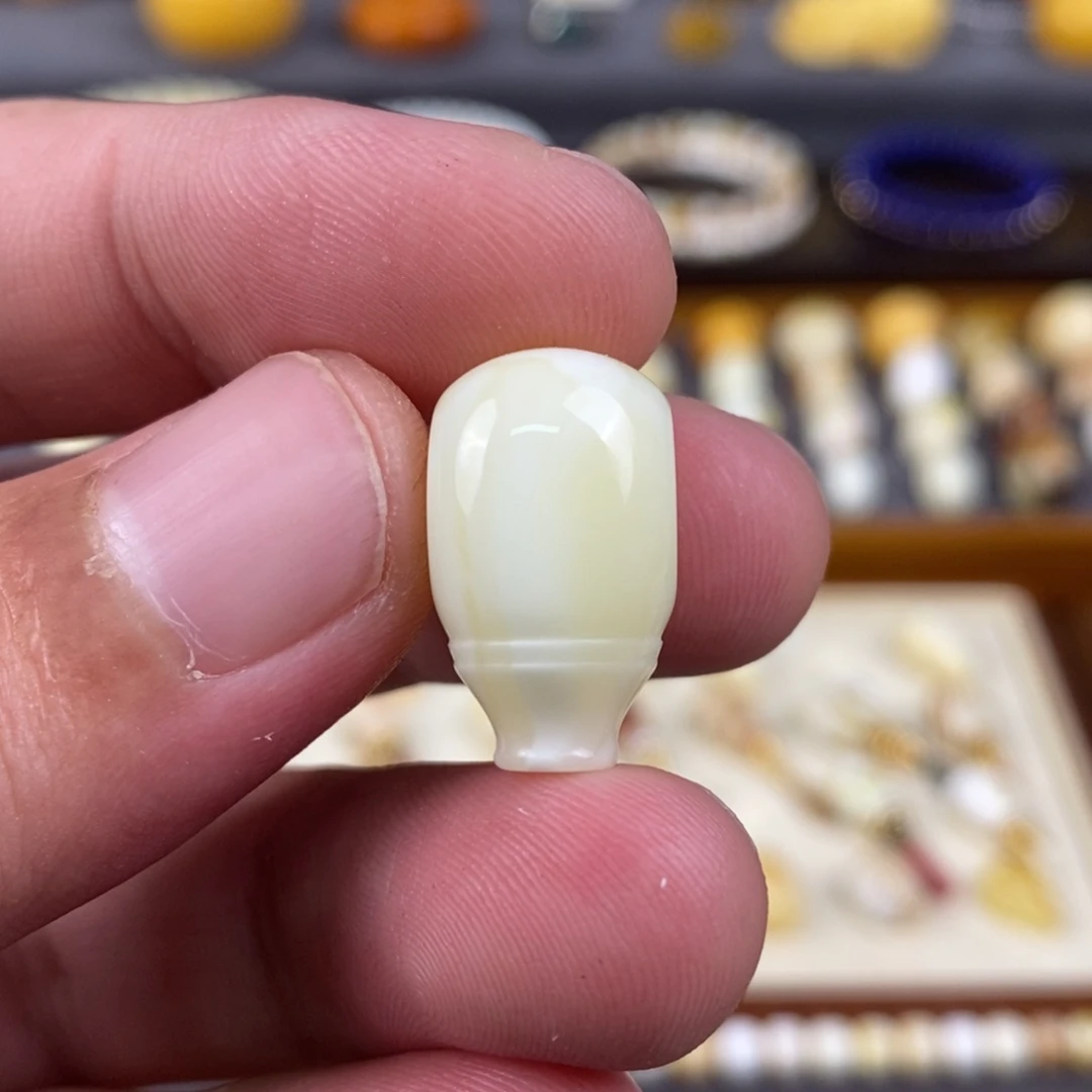 二***柒未镶嵌蜜蜡裸石配饰三通