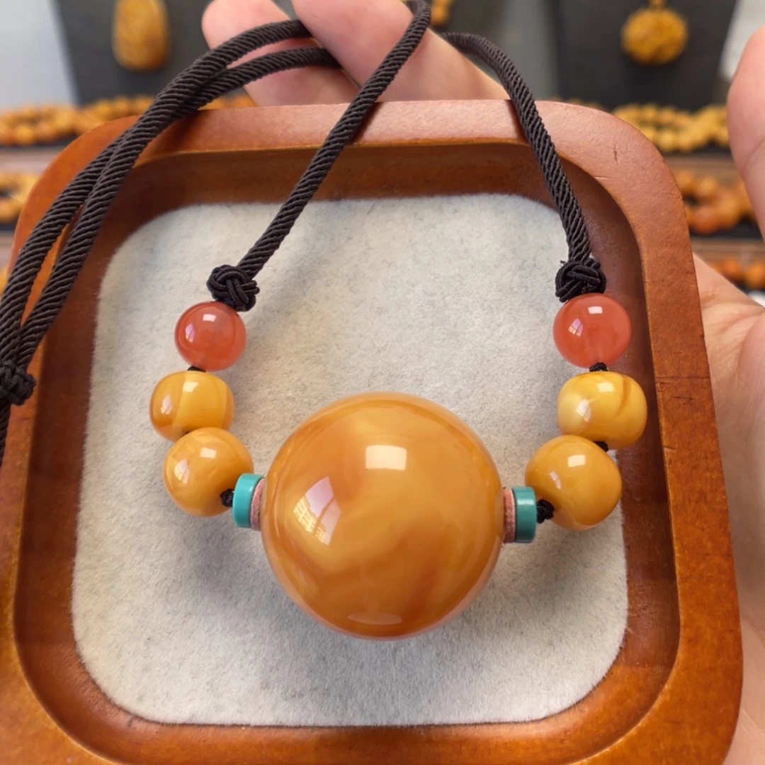 蜜蜡未镶嵌颈饰蜜蜡