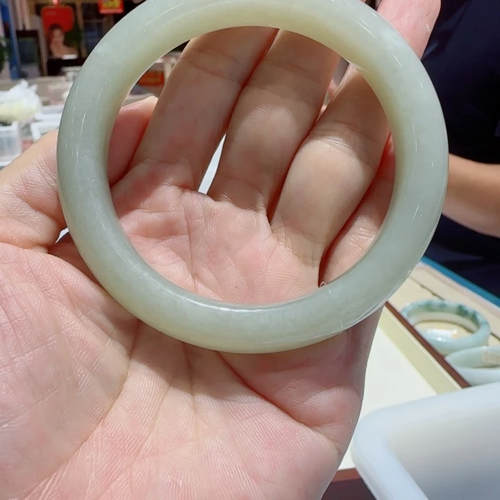 未镶嵌手镯和田玉590