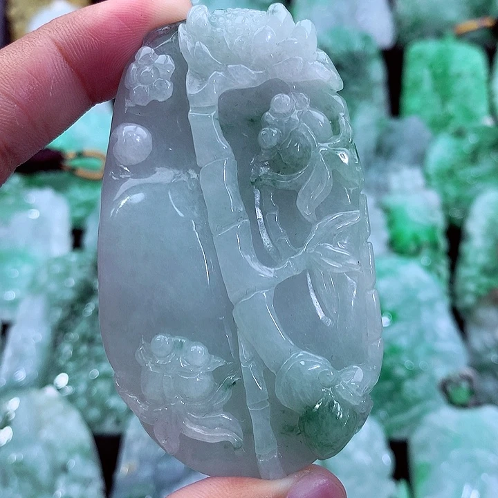 吊坠(不含链)未镶嵌翡翠