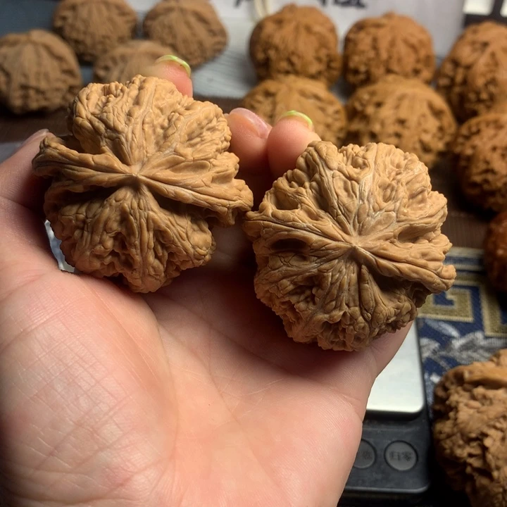 吊坠文玩核桃往**疯粗筋