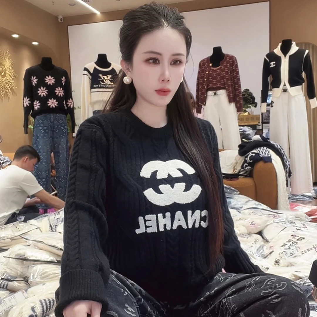 大美妞-订制高货刺绣针织毛衣（8-405-6）