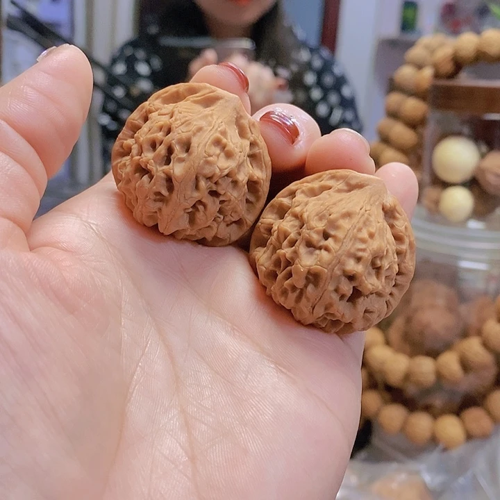 【闪购商品】文玩核桃把件37.5玉枕元宝