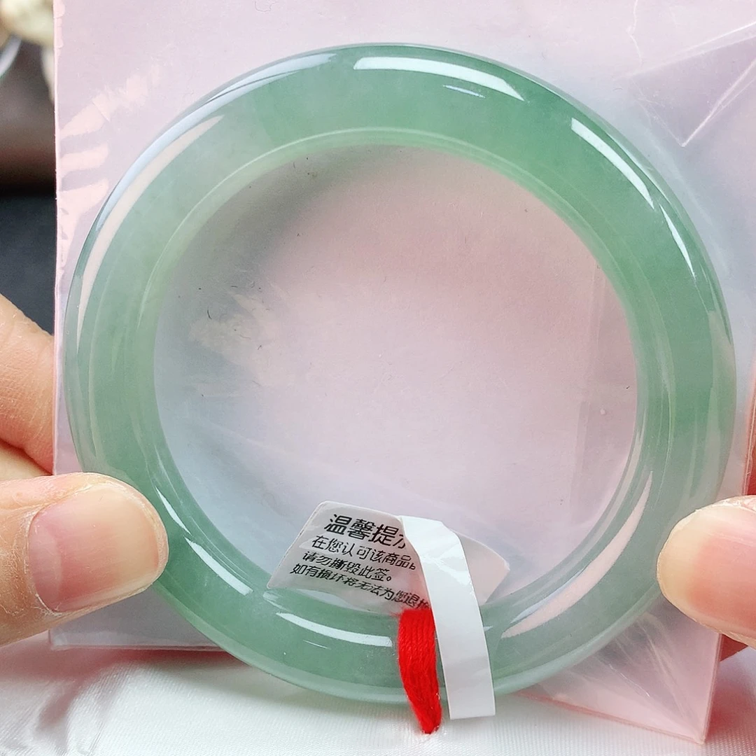 翡翠手镯未镶嵌54胖