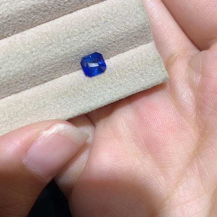 裸石蓝宝石0.85ct蓝宝石
