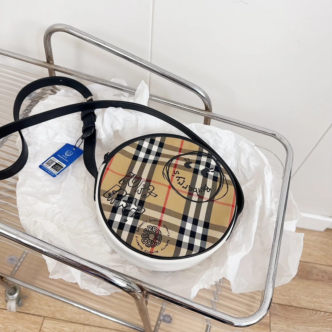 95新 BURBERRY/博柏利 burberry战马格纹涂鸦圆饼斜挎包32926859