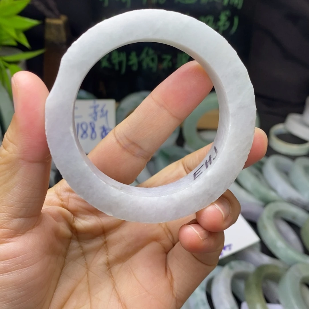 定制翡翠未镶嵌手镯