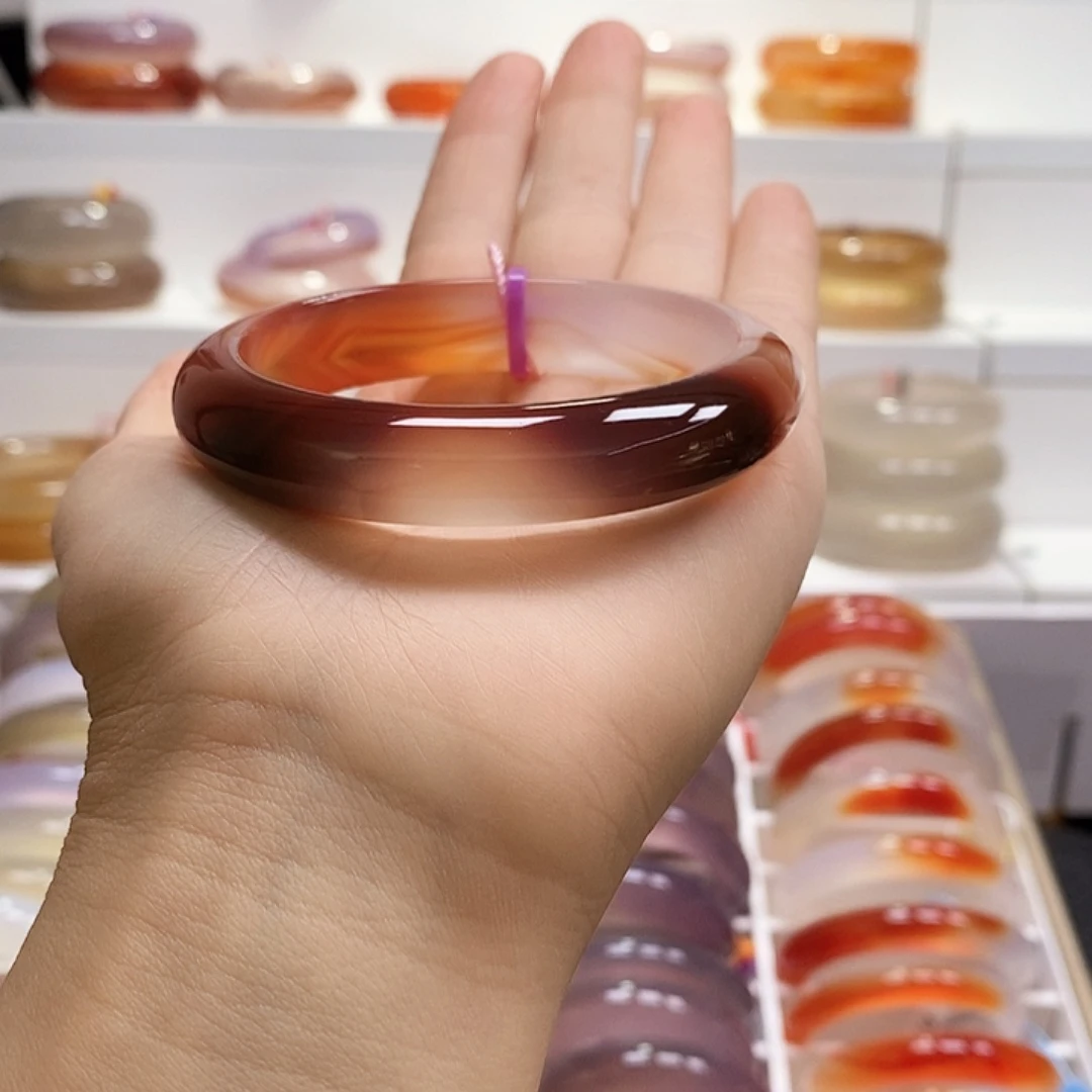 玛瑙/玉髓未镶嵌手镯天然俏色