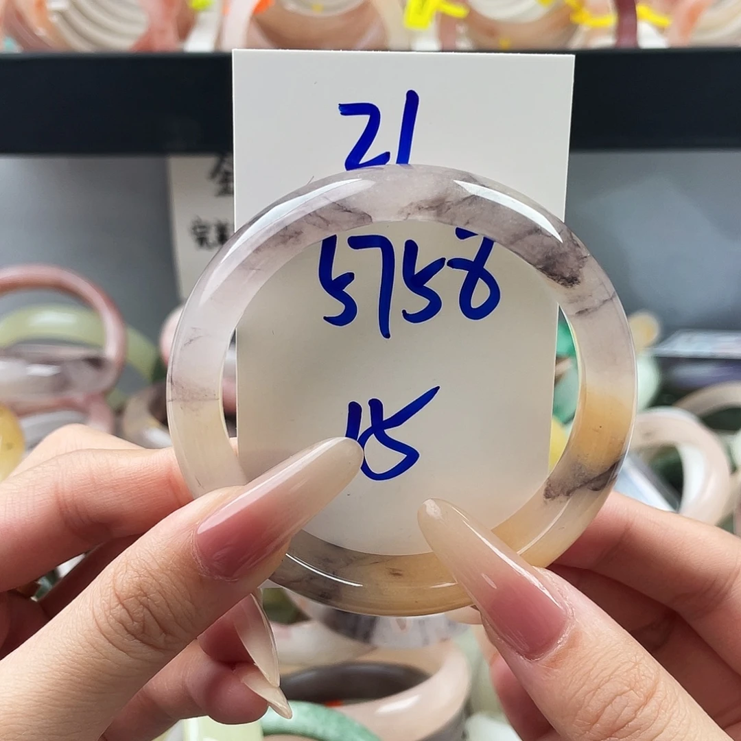 石英质玉未镶嵌手镯21