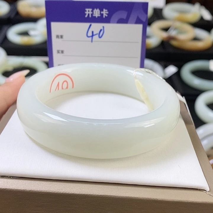 未镶嵌手镯和田玉小*笨