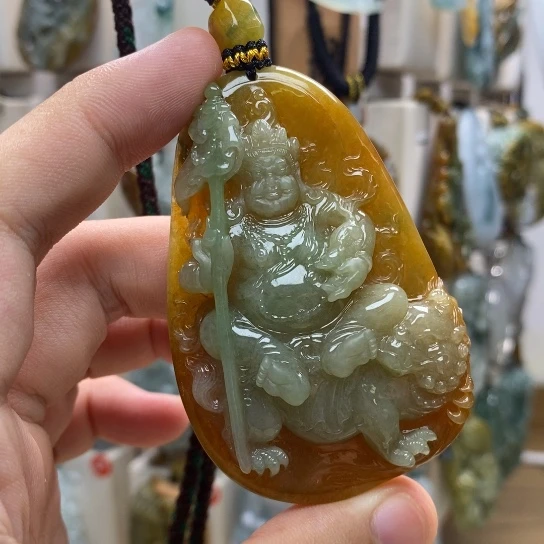 翡翠未镶嵌颈饰财宝天王