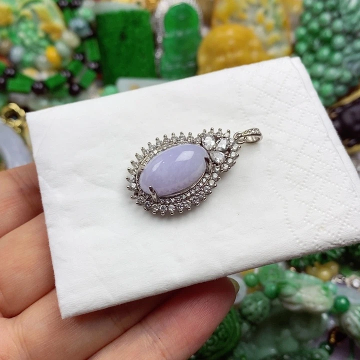 翡翠未镶嵌吊坠(赠链)