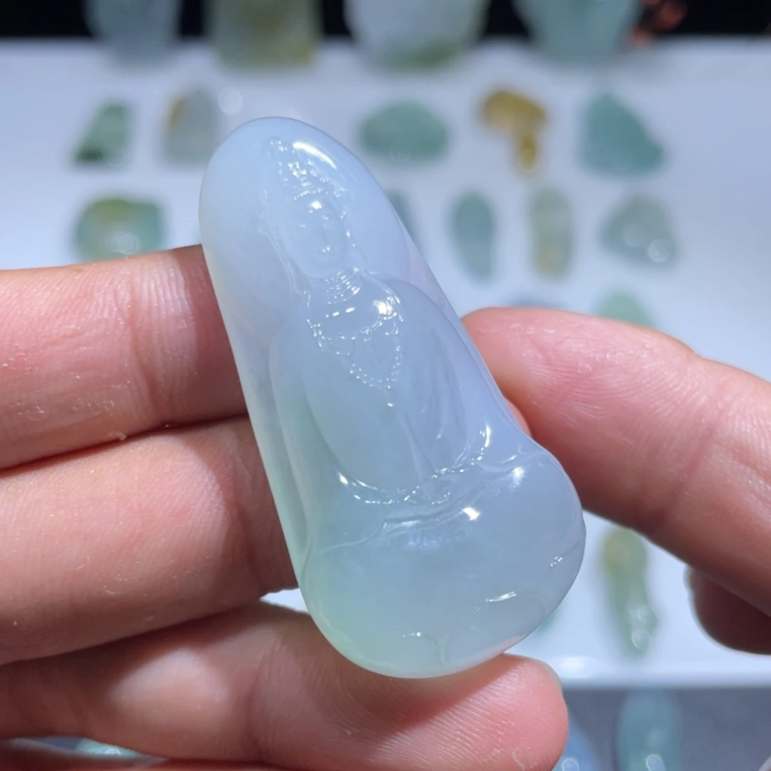 颈饰未镶嵌翡翠素衣