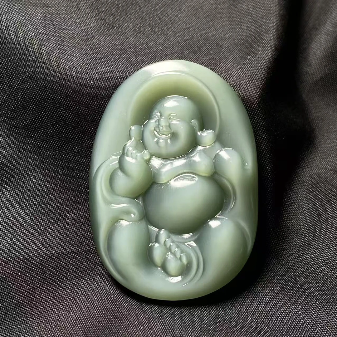 【迈越珠宝】精品天然和田玉碧玉粉青猫眼逍遥佛公吊坠手工雕刻干净