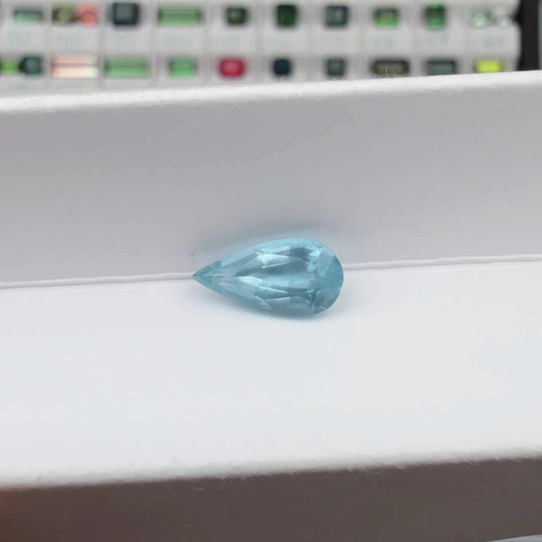 海蓝宝石裸石天然1.7克拉福利品
