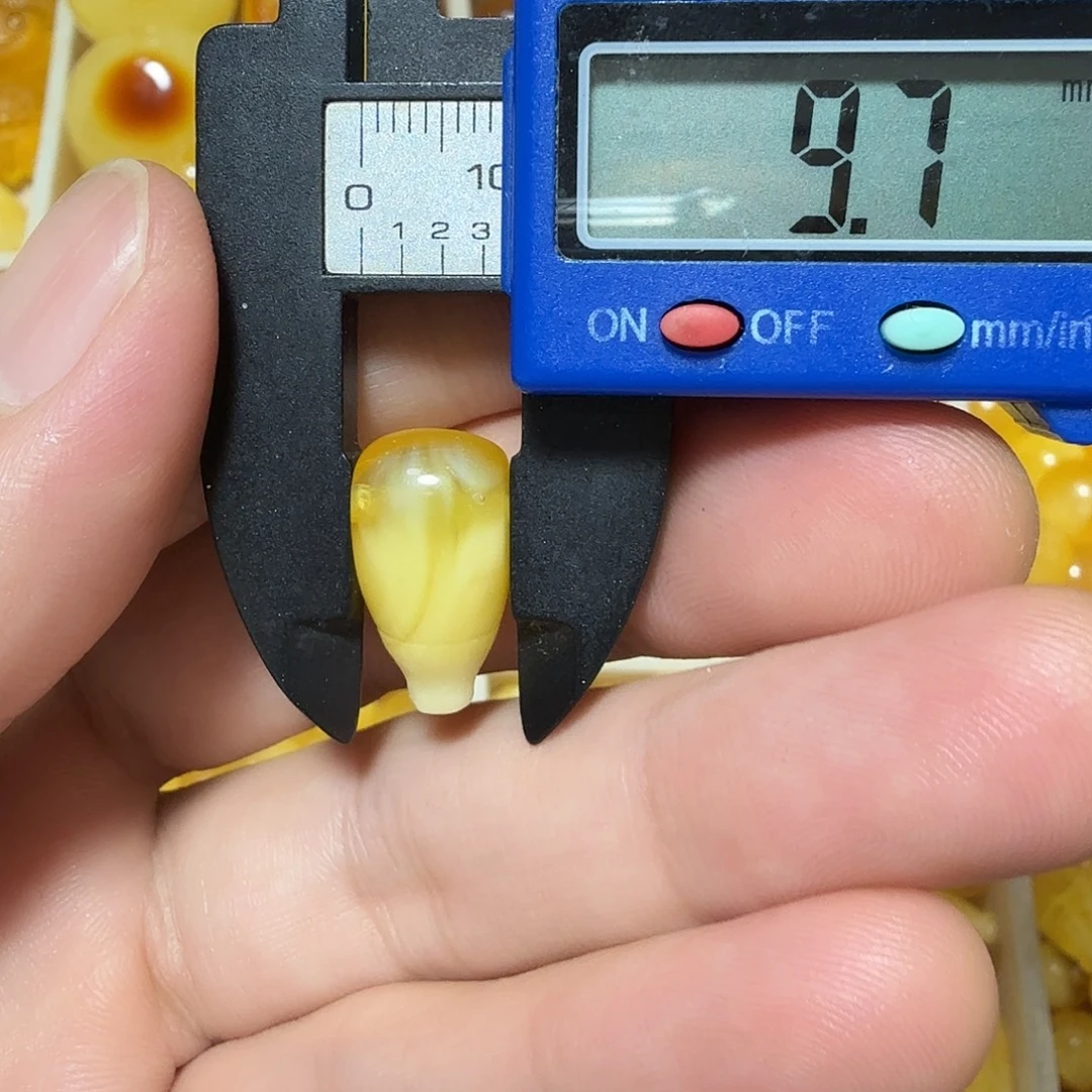 琥珀未镶嵌裸石成品