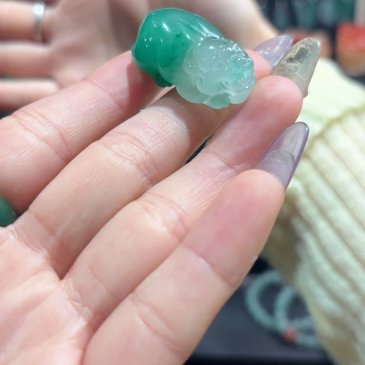 石英质玉（非洲翠）未镶嵌吊坠(不含链)