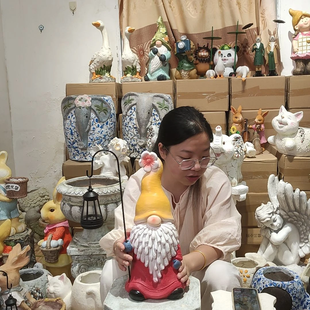 合成树脂树脂粉色甘道夫带灯