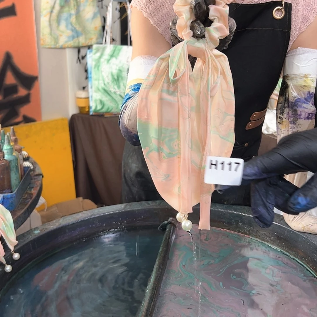 117兔耳朵影青红