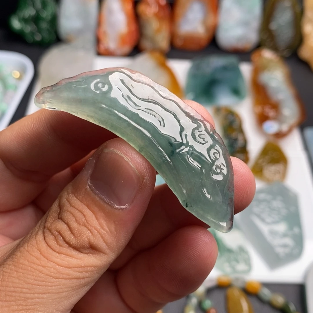 定制翡翠未镶嵌冰胶蓝底翡翠随形