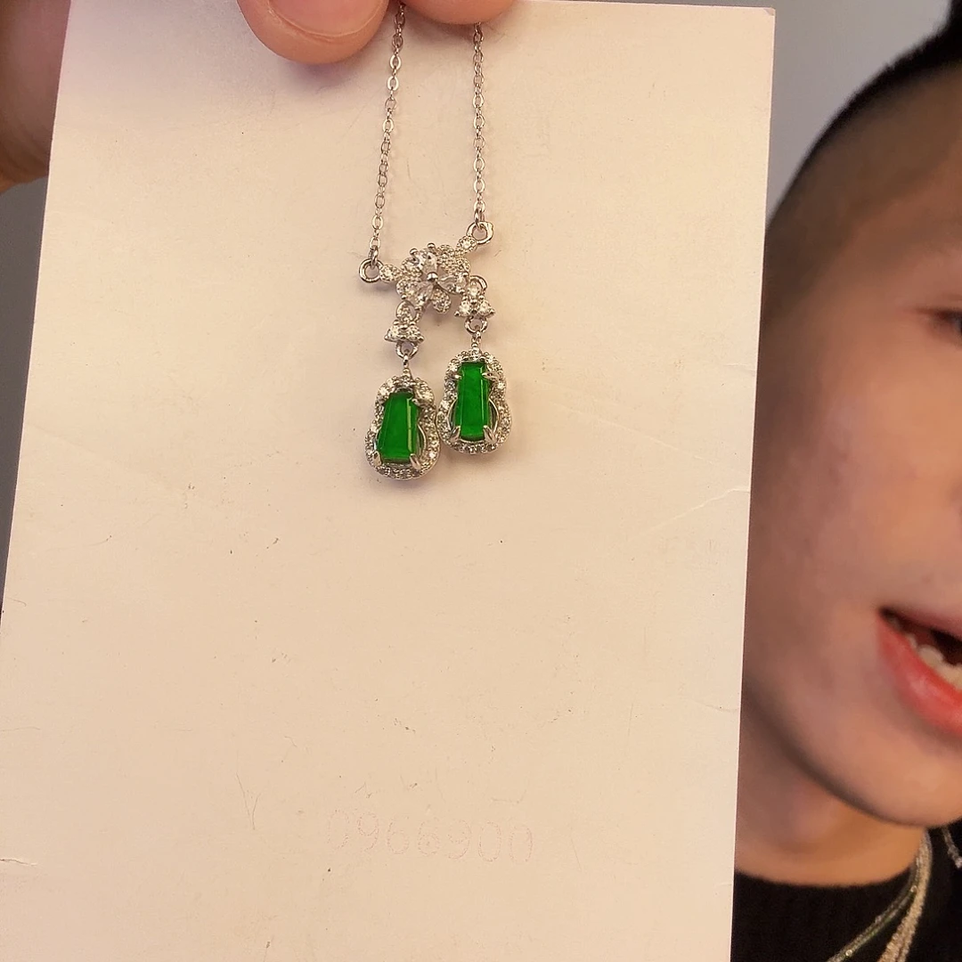 翡翠银S925镶嵌颈饰一件