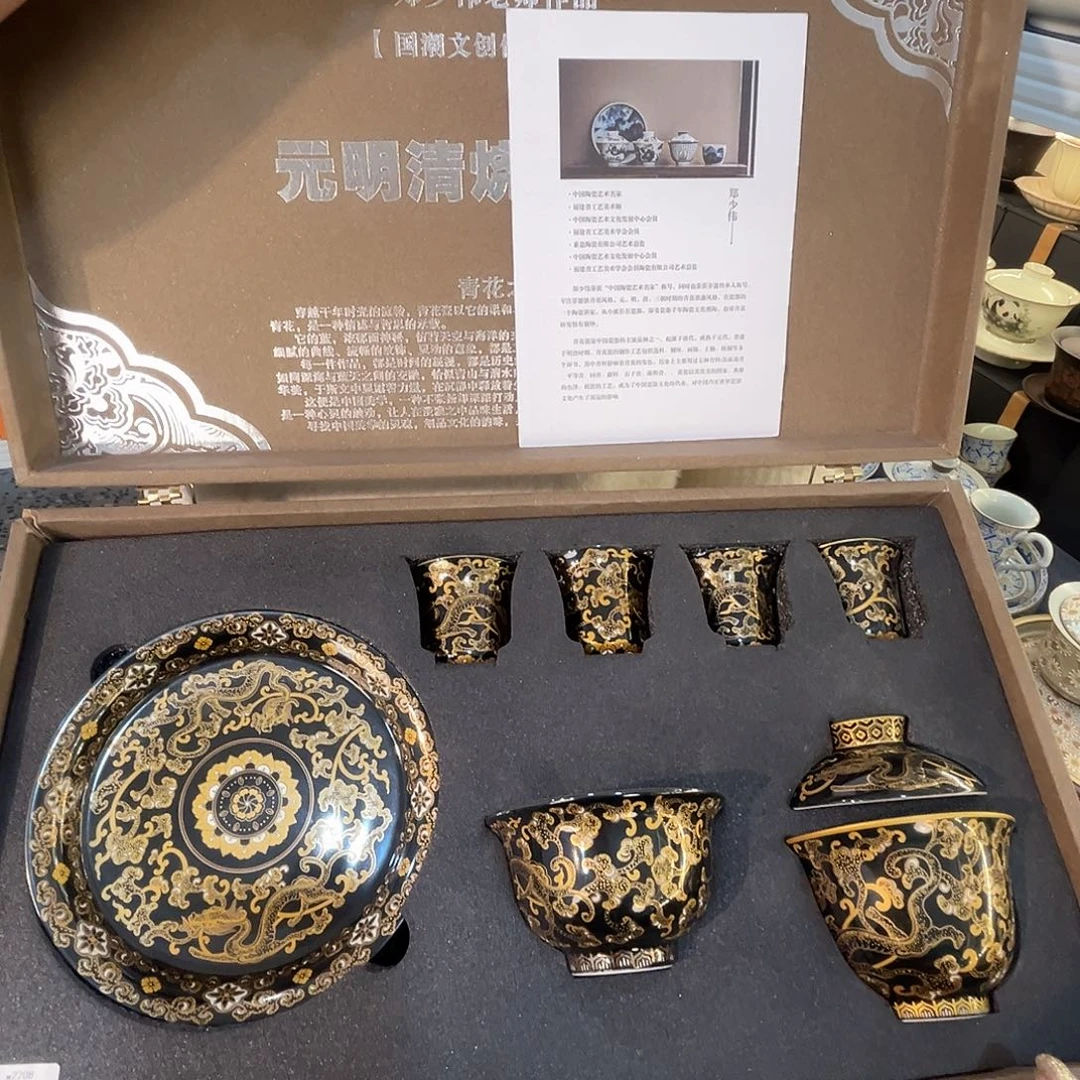 这些盖碗很漂亮！！！