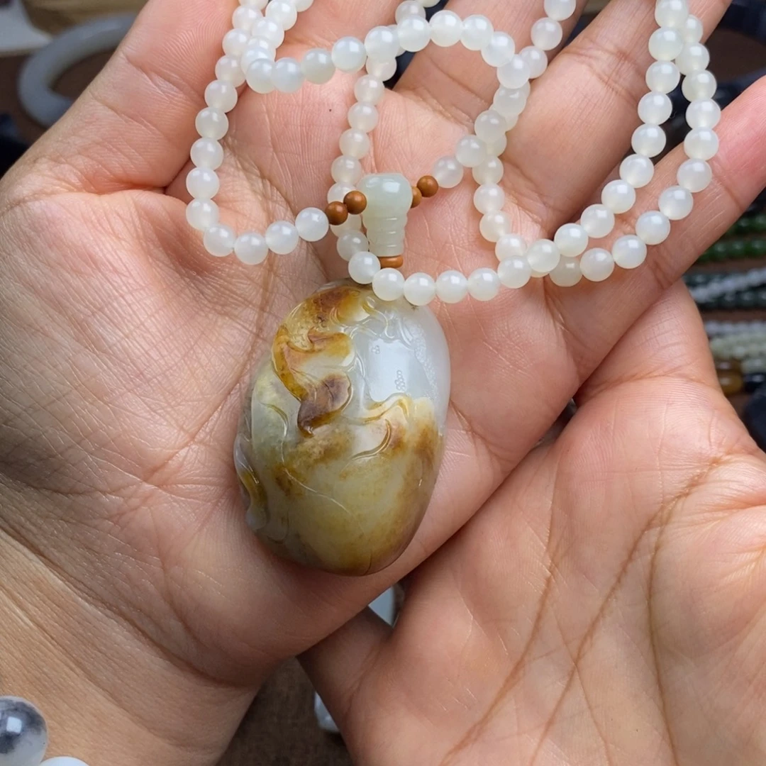 和田玉未镶嵌颈饰