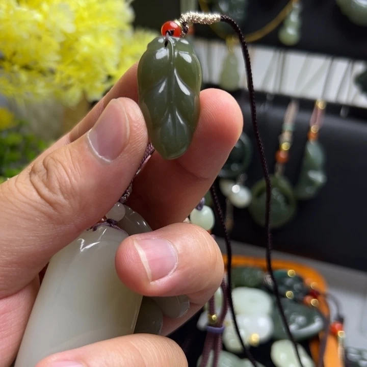颈饰未镶嵌和田玉