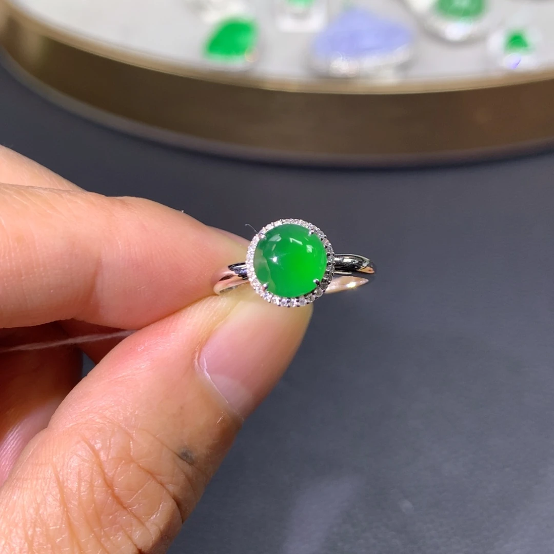 翡翠戒指18K金镶嵌翡翠