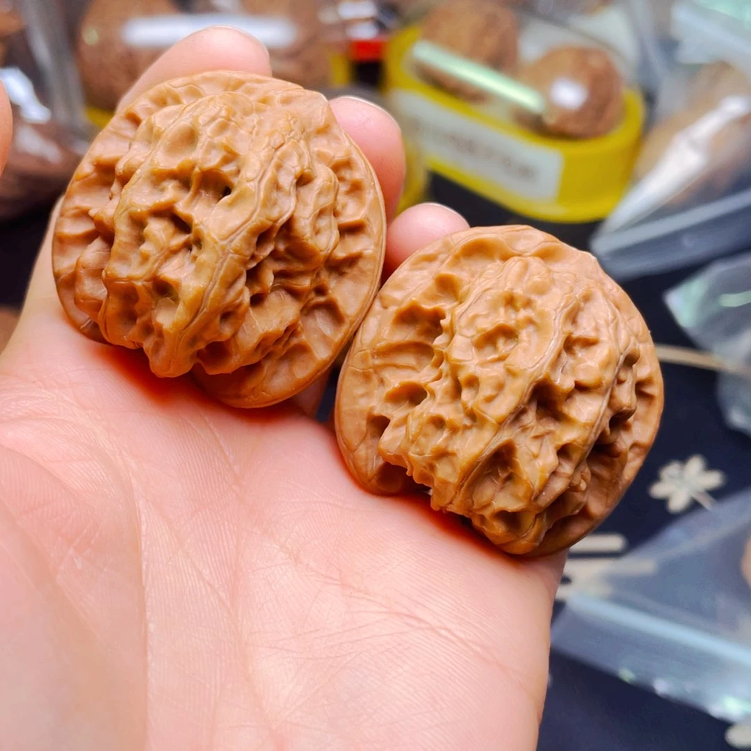 吊坠文玩核桃磐石一对