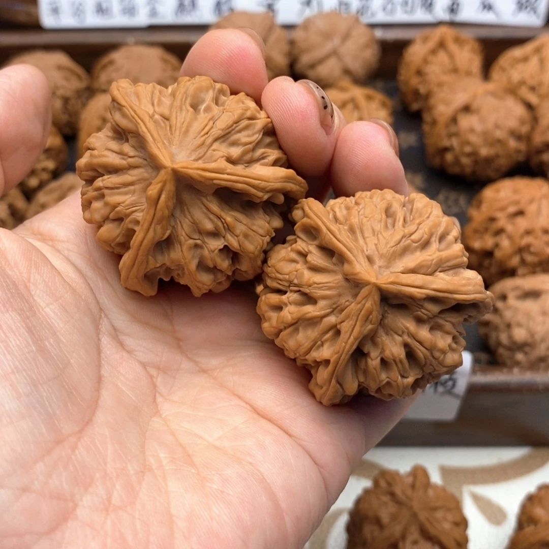 只***买把件文玩核桃185号牡丹花王奔