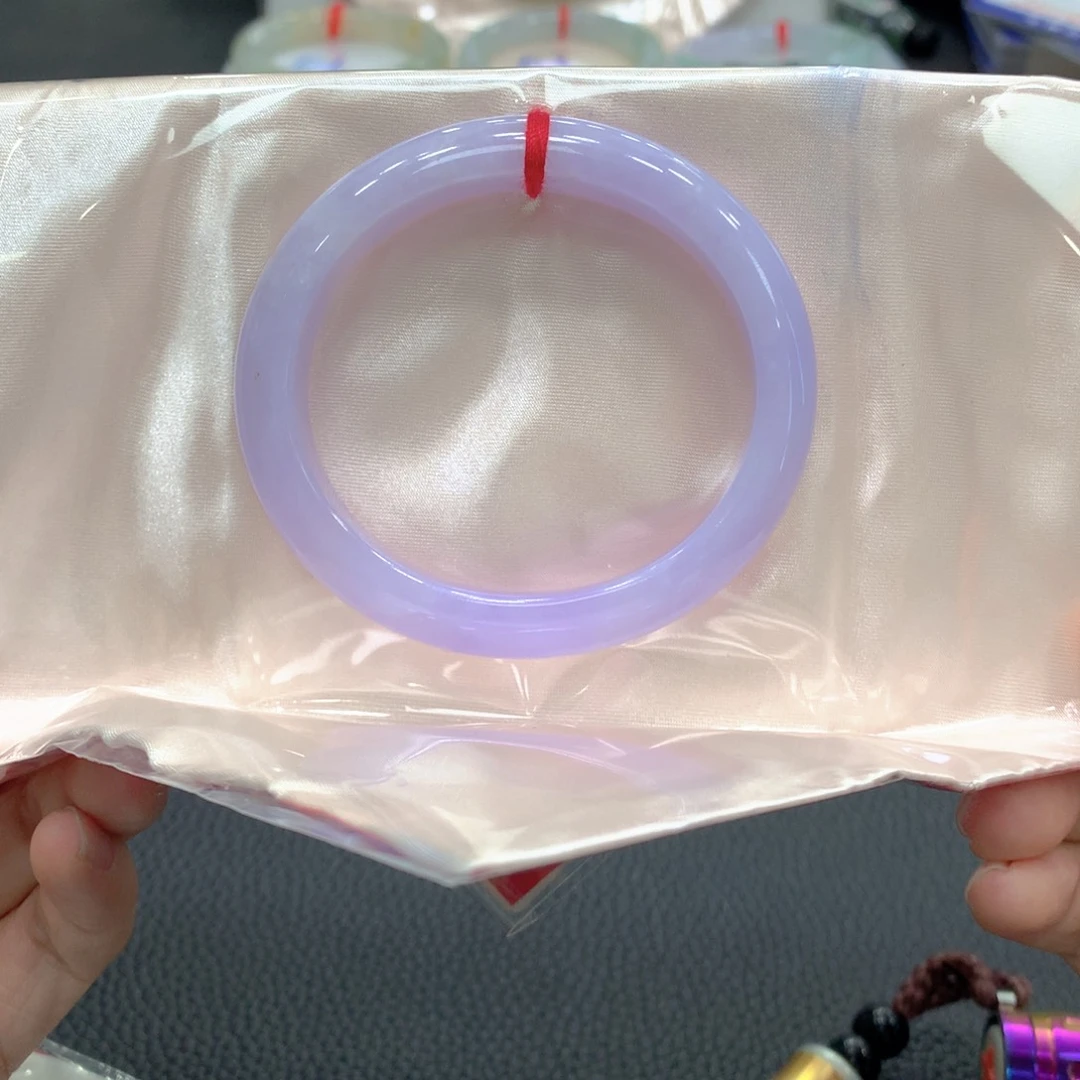 云***羊翡翠未镶嵌手镯贵妃