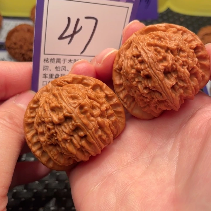 文玩核桃把件46狮子头47