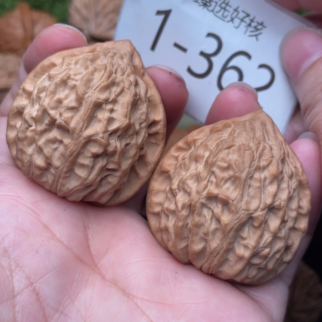 文玩核桃把件精配金牛39