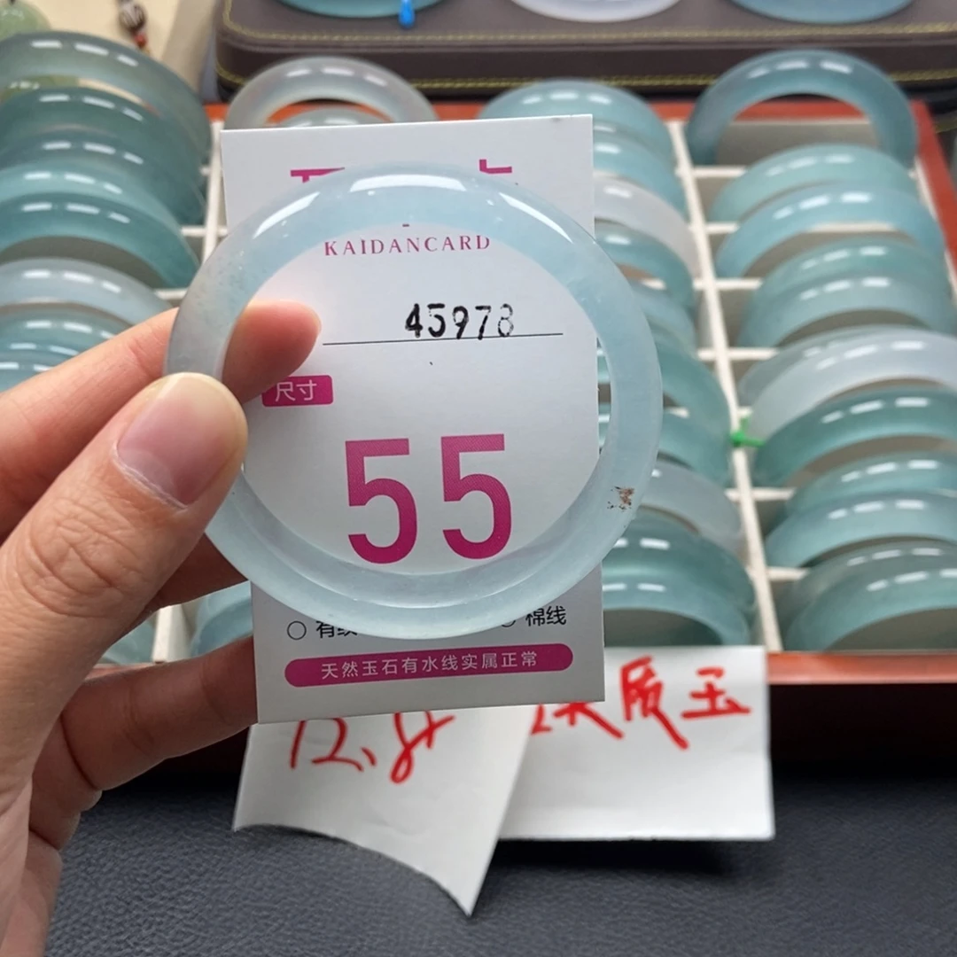 未镶嵌手镯石英质玉