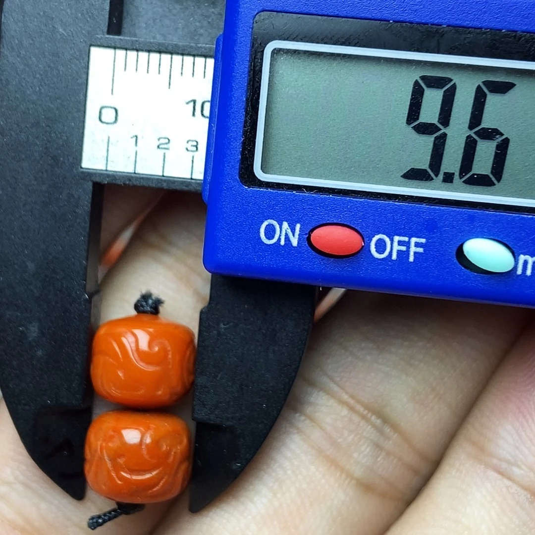 南红玛瑙未镶嵌配饰有瑕疵