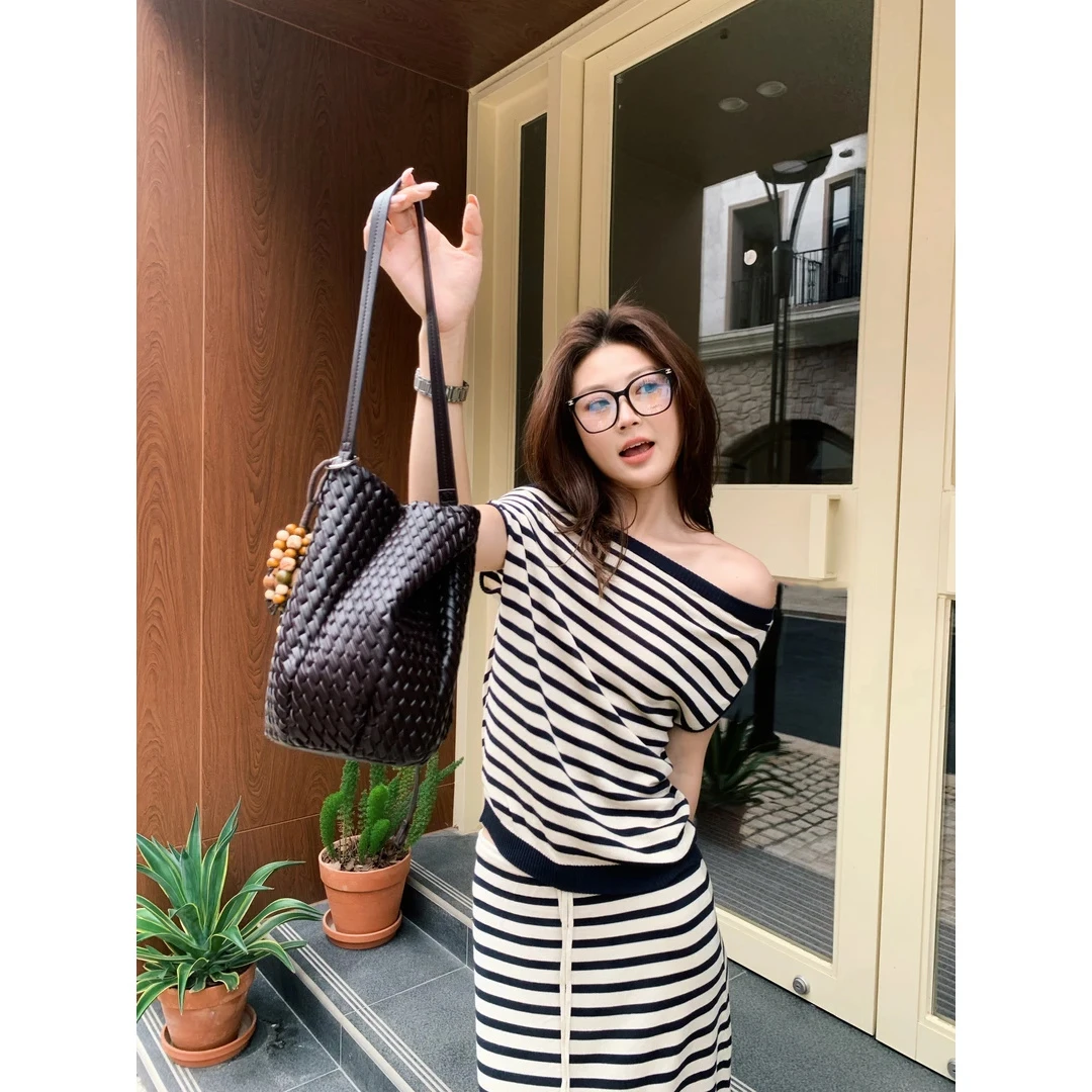 夏季新款韩版赫本感度假条纹背心+半身裙上衣显瘦洋气休闲装套装