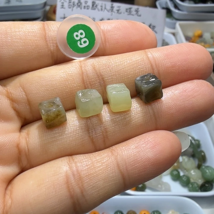 未镶嵌和田玉珠宝半成品