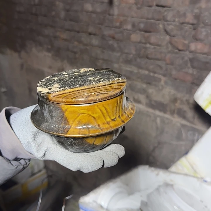 黑黄炖盅陶瓷陶瓷陶瓷