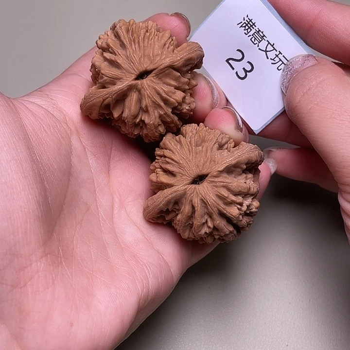 文玩核桃把件虎头43.23