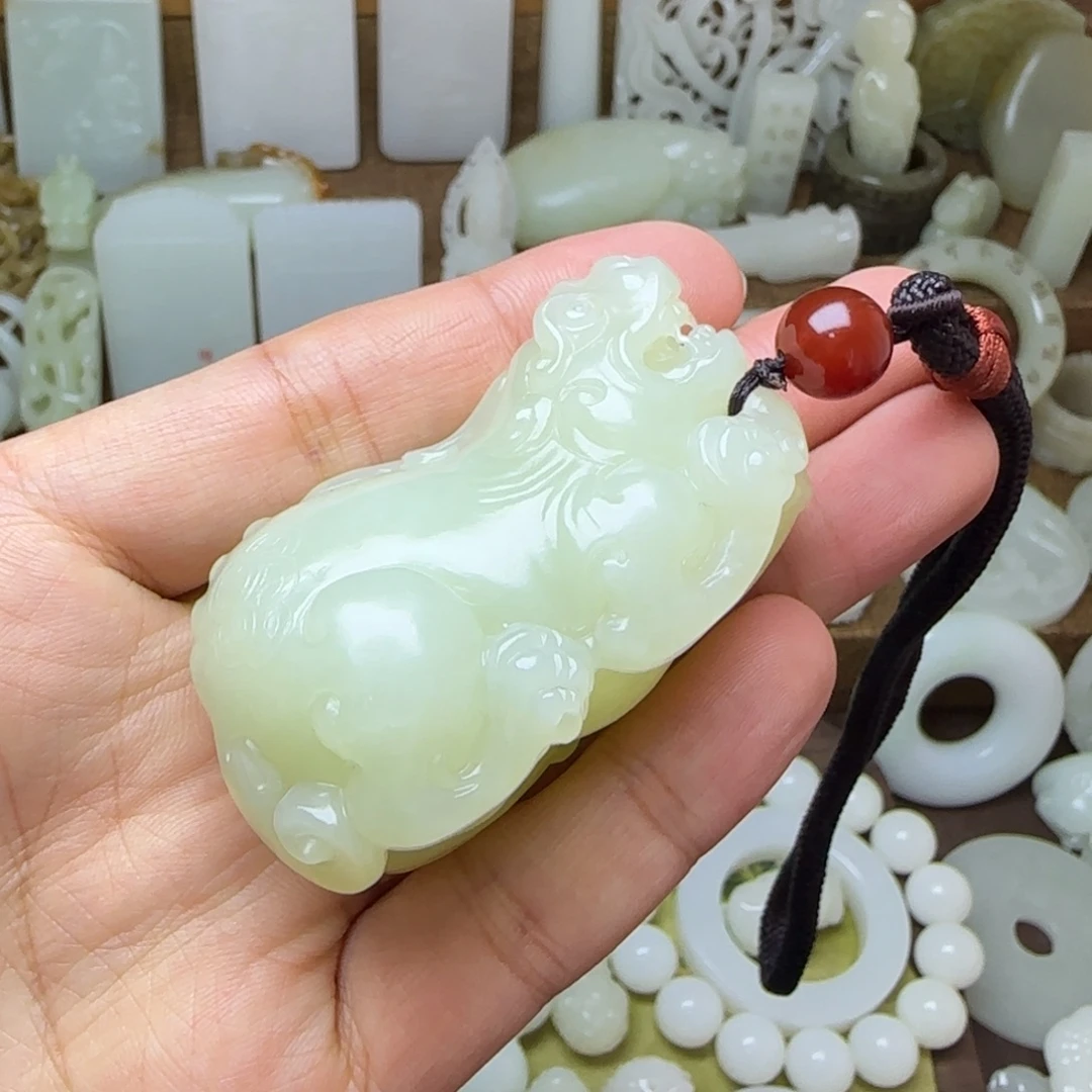 和田玉未镶嵌挂件貔貅