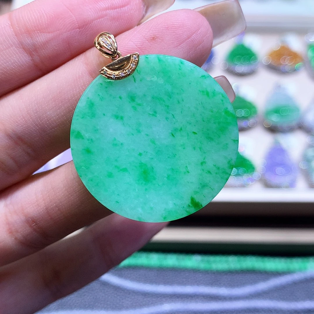 颈饰18K金镶嵌翡翠翡翠吊坠