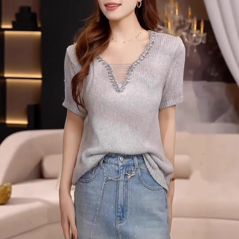 时尚v领钉珠短袖针织衫夏季新款胖mm大码女装小香风气质显瘦上衣