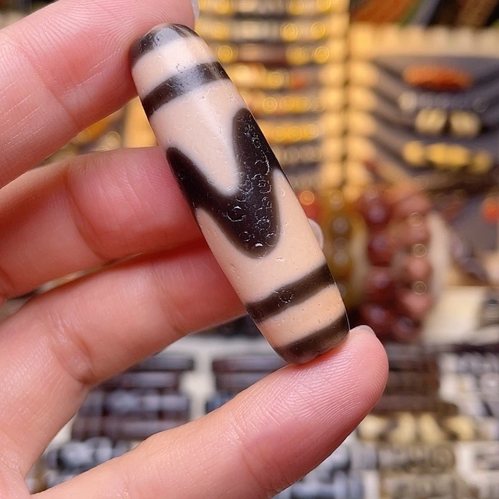 玛瑙/玉髓未镶嵌虎牙天珠