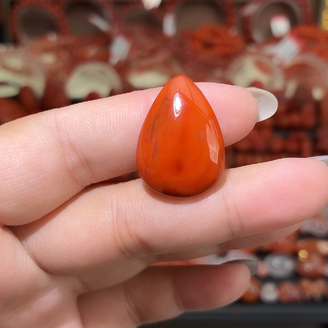 南红玛瑙未镶嵌颈饰水滴